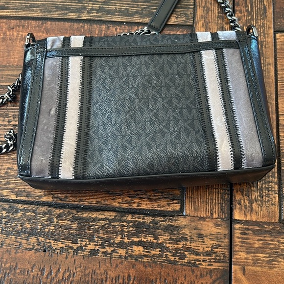 Michael Kors Black and Gray Crossbody Bag with Chevron Design - Picture 9 of 14